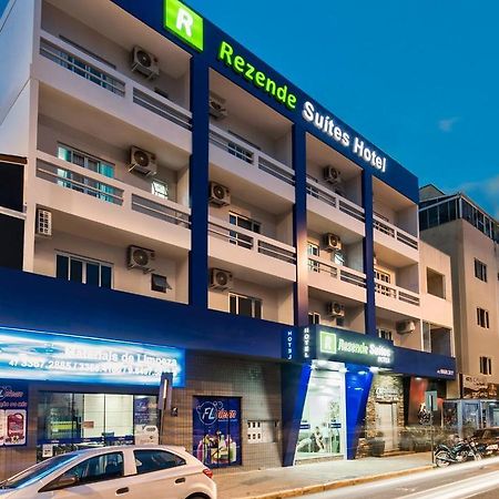 Rezende Suites Balneário Camboriú エクステリア 写真